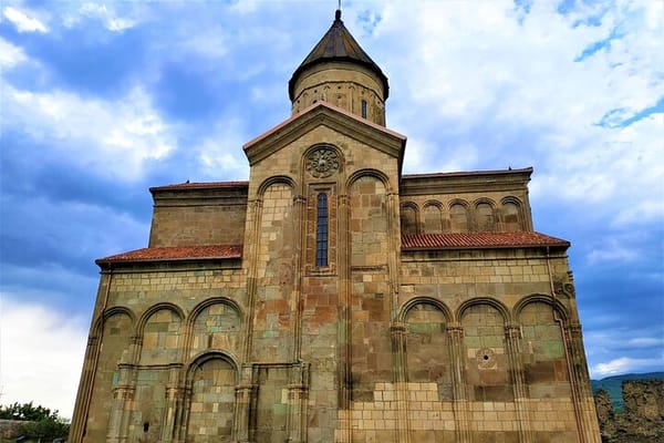 Dzama Gorge Jeep Tour from Tbilisi: Bateti Lake & Ruisi