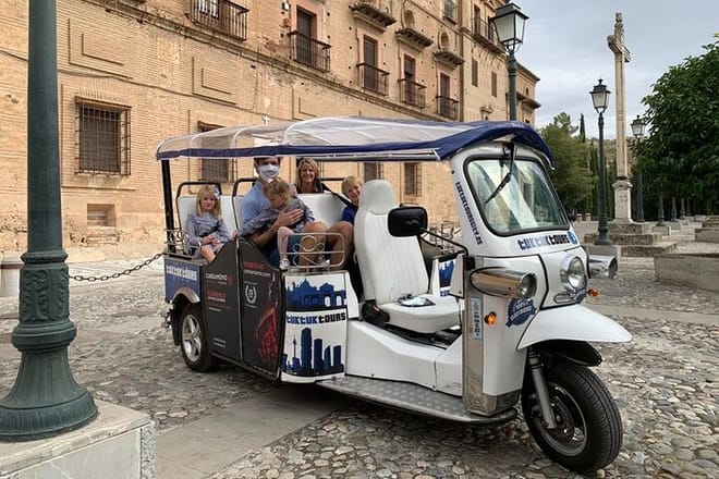 Private Tuk-Tuk Tour of Granada from the 18th to the 21st Century 7