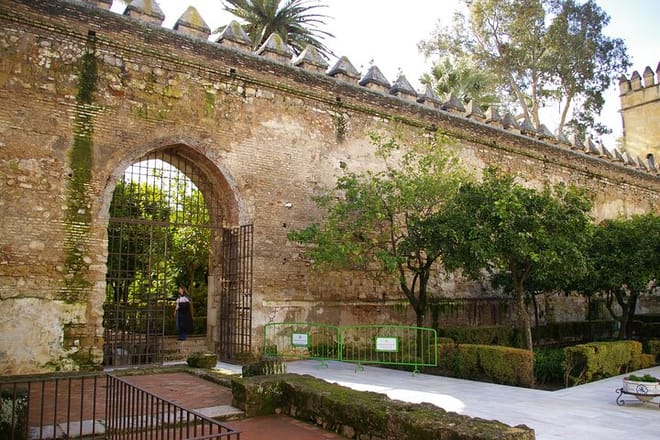Gardens & Fortress of Catholic Monarchs Tickets & Guided Tour photo 6
