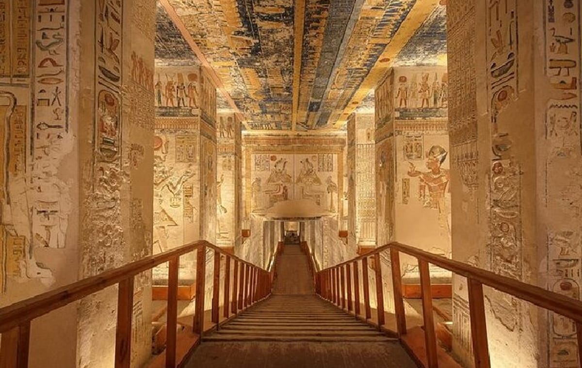 Luxor Full Day West Bank Valley of the Kings, and Habu Temple