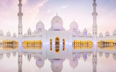 7-Day Luxury Tour of Dubai and Abu Dhabi with Guided City Tours