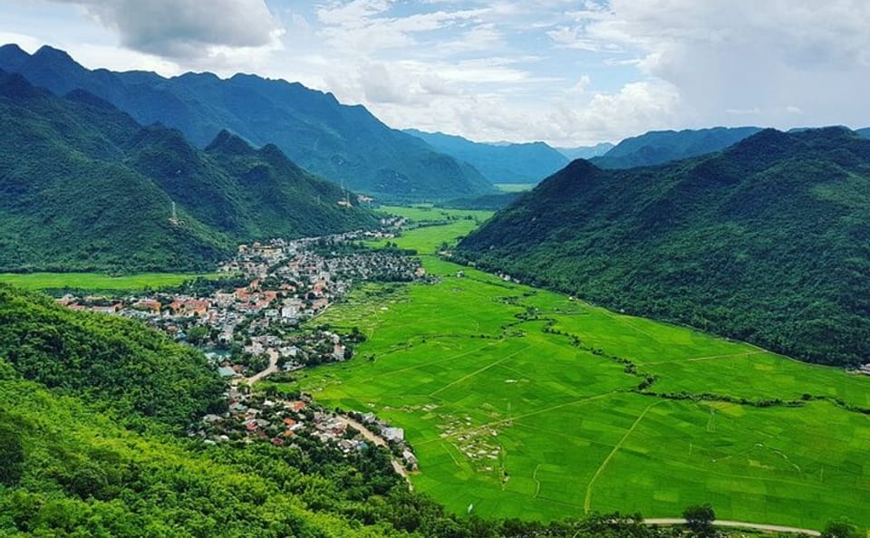 Explore Mai Chau to Pu Luong 3 Days (2 Nights in Mai Chau )