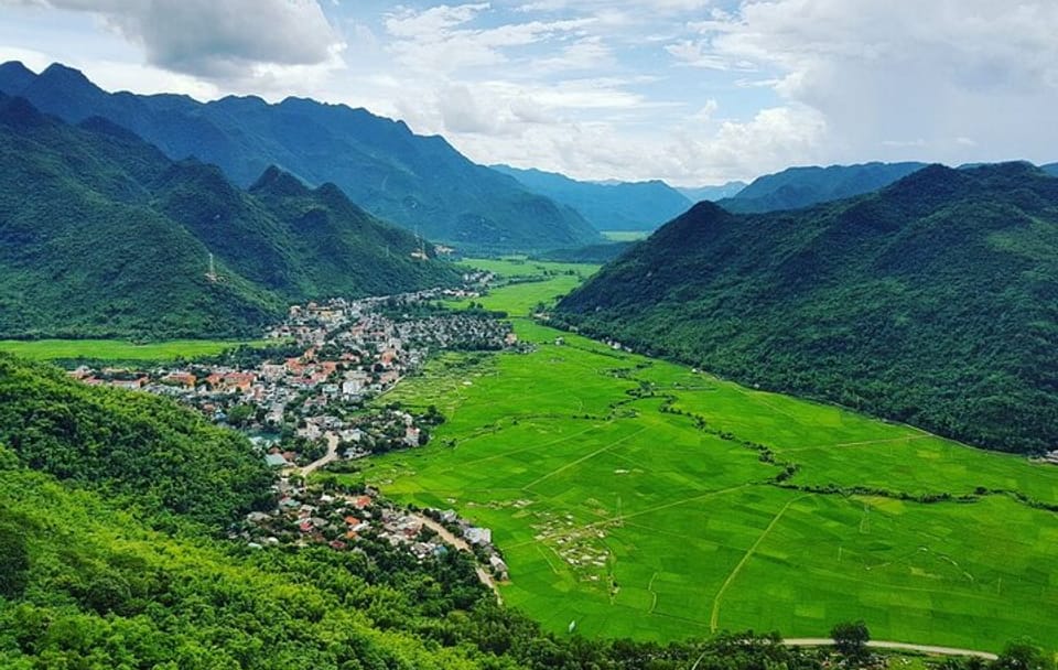 Explore Mai Chau to Pu Luong 3 Days (2 Nights in Mai Chau )