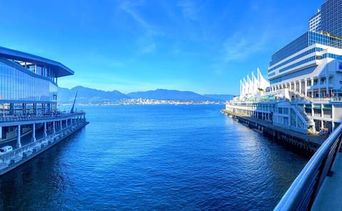 Vancouver City Sightseeing Tour with Culinary Experiences