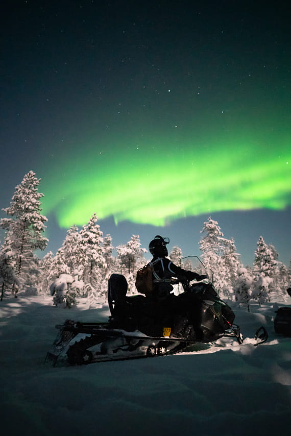 Northern lights by snowmobile 5