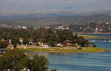 Half Day Tour to Villa Carlos Paz from Cordoba