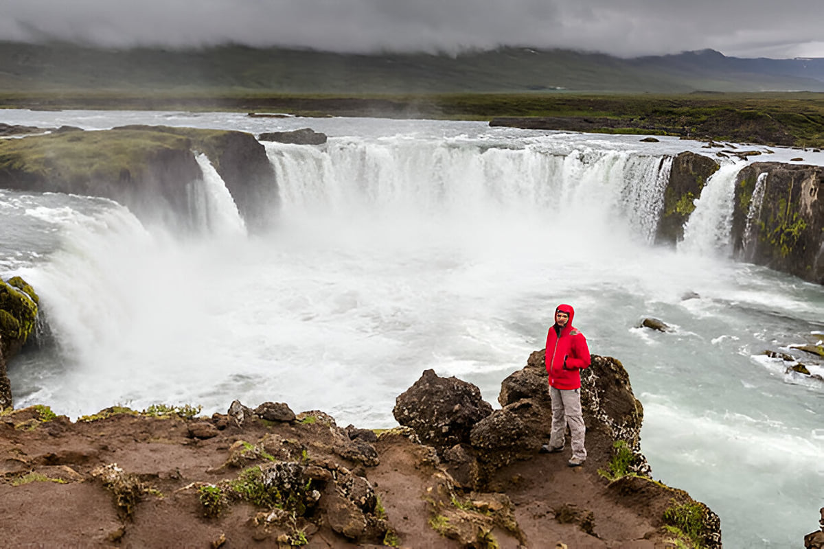 Private Lake Mývatn Wonders Tour: Pickup from Akureyri, by Nordur Travel Services
