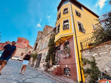 Explore Galata Tower and Fener-Balat Neighborhoods by Ferry in Istanbul