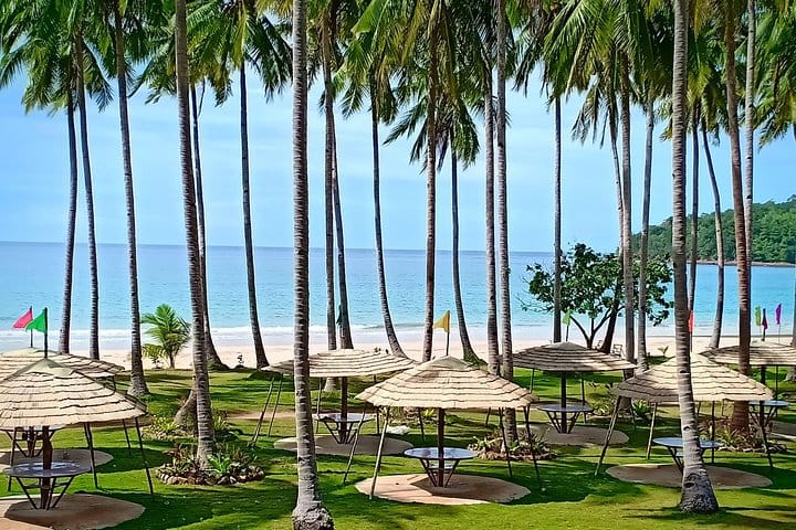 Beach hopping in Puerto Princesa City