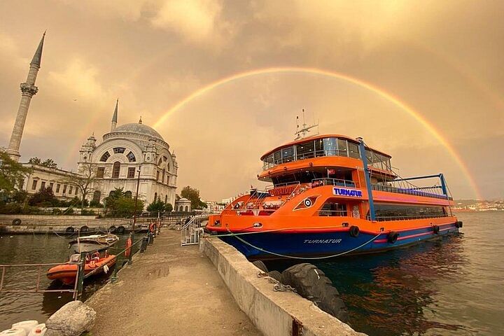 Romantic Bosphorus Dinner Cruise with Private Table & Hotel Pick-Up