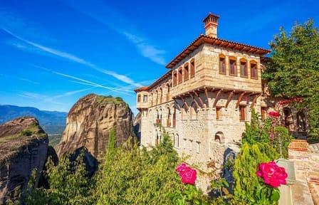 Private Day Trip from Athens to Delphi and Meteora with Dinner