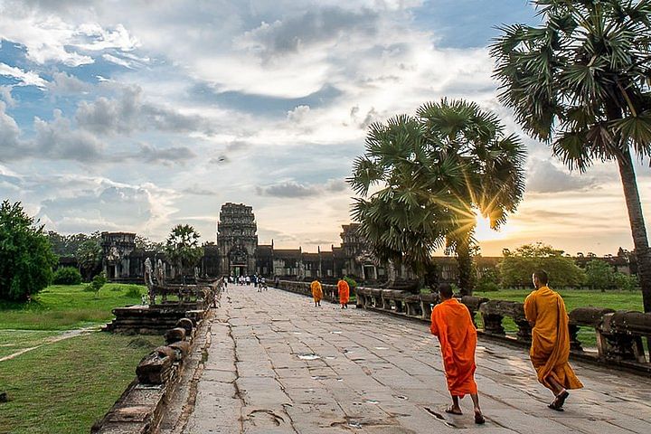 Siem Reap Angkor Temples Adventure & Tonle Sap Floating Village Tour