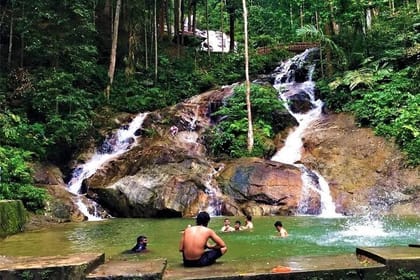Kanching Waterfalls Tour with Batu Caves and Ramayana Cave (Shared with Hotel Pickup)