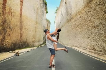 Uluwatu Temple Tour with Kecak Dance and Scenic Beaches