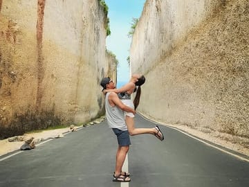 Uluwatu Temple Tour with Kecak Dance and Scenic Beaches