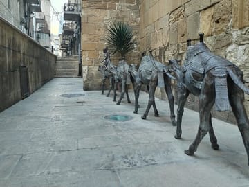Old_City_tour-VLAtourism-vlatourism-Baku-tour-Azerbaijan-tour