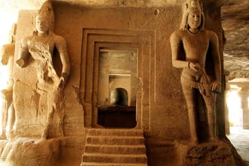 Overland Cultural Tour from Mumbai to Ahmedabad and Daman