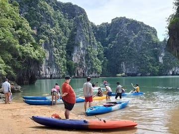 Kayaking Adventure to Three Islands in Ko Lanta Yai