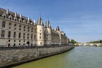 4 hours Paris Private Trip with one Indian Meal - Hotel pickup  1