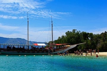 Rio de Janeiro Tour: Christ the Redeemer, Sugarloaf, Angra dos Reis