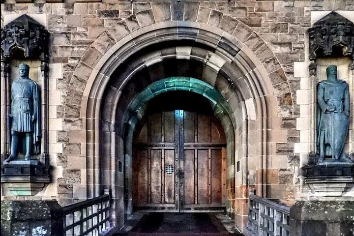 Edinburgh Castle Guided Tour - Tickets Included