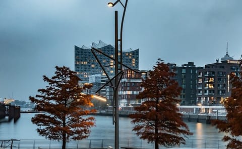 Private 2-Hour Walking Tour of Hamburg's Key Attractions