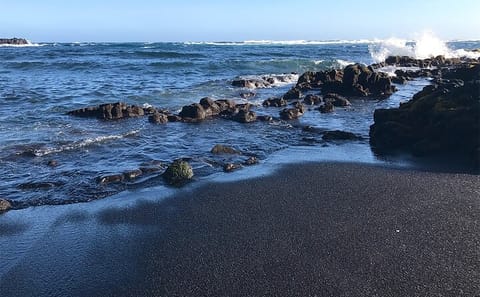 Private Volcanoes and Waterfalls Tour in Hilo, Hawaii