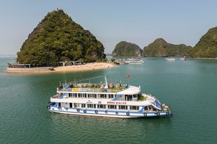 Dragon King Cruise Luxury Day Tour in Halo