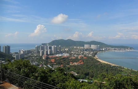 Luhuitou Park Sunset and Seafood Dinner Tour in Sanya