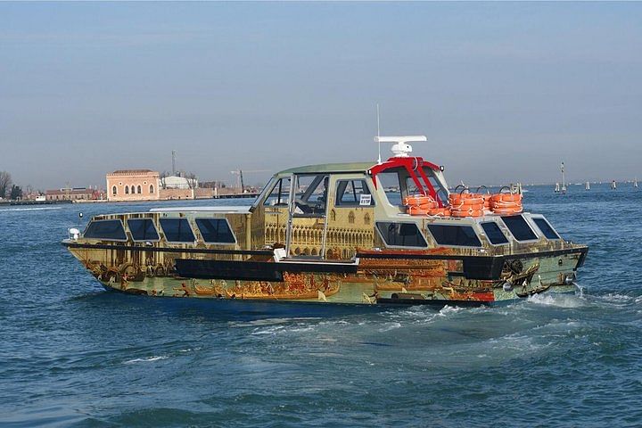 Panoramic Boat Tour of Venice: Explore Iconic Landmarks & Artistry