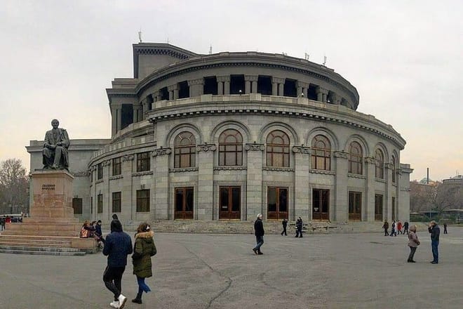 Tbilisi to Yerevan Armenia via Sevan private transfer 3