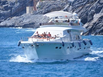 Private Luxury Yacht Tour from Belek to Alanya Coastline