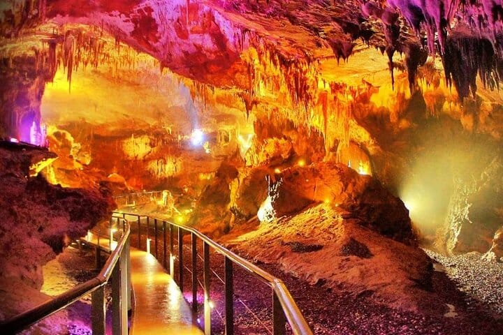 4 Full days in Georgia with private tour, free aiport