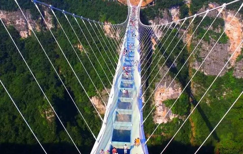 Private 1-Day Tour of Glass Bridge and Yellow Dragon Cave