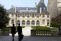 Private pickup Food and Wine Tasting Walking Tour in Le Marais 4