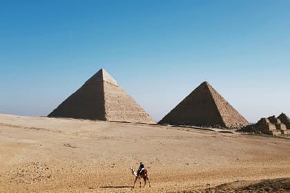 Giza Pyramid Complex Tour: Explore Khafre and Menkaure Pyramids