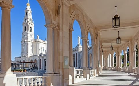 Private Day Trip to Sintra, Pena Palace, Nazaré & Fátima from Lisbon