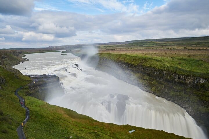 /ce7135c4-aa26-4e9f-8f2c-a773aa335c10.jpg