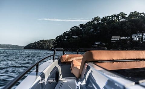 Private 5-Hour Yacht Cruise to Agia Anna Beach in Mykonos