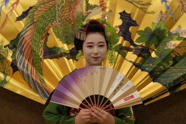 The Art of Geisha: Exclusive Show & Gion Walking Tour 2