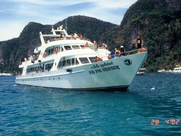 Phi Phi Island Tour by Cruise
