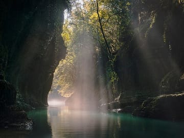 4 Full days in Georgia with private tour, free aiport