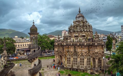Junagarh Fort and Somnath Temple Tour from Rajkot