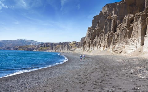 2-Day Santorini Tour from Heraklion with Accommodation