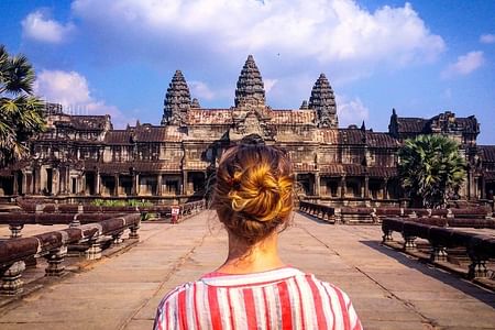 Highlights of Siem Reap's Angkor Temples & Phnom Penh City Tour