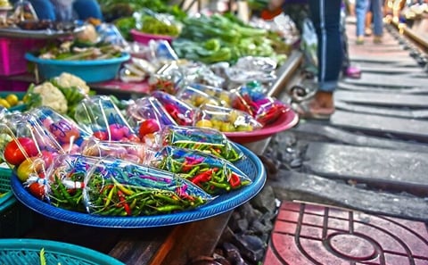 Bangkok Small-Group Damnoen Floating Market Tour & Railway Market
