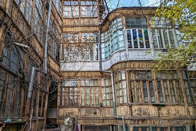 Alternative walking tour New Tiflis and backstreets 3