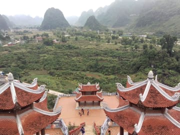 <p>Near the Ban Gioc waterfall</p>