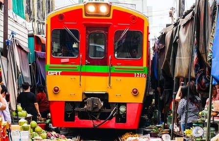Private Day Tour of Maeklong Railway Market and Ayutthaya