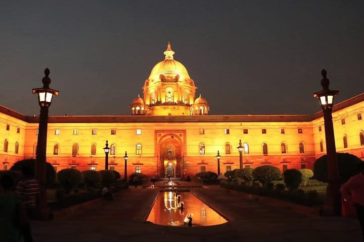 Delhi by Evening Tour by Private Air-Condition vehicle includes Dinner.